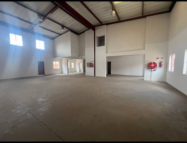 278M² WAREHOUSE TO LET IN KYA SANDS